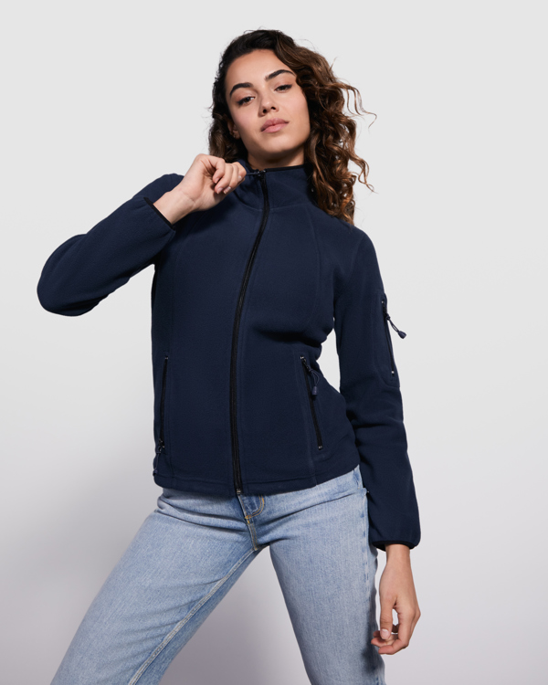 1196_55_1_1 LUCIANE WOMAN — Ζακέτα fleece, με κεντρικό φερμουάρ, ψηλό λαιμό, μακριά μανίκια, τσέπη με φερμουάρ στο…
