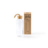 TRILBY — Γυάλινη φιάλη 450 ml με ξεχωριστό πώμα από μπαμπού και λουράκι μεταφοράς με φυσικό φινί…